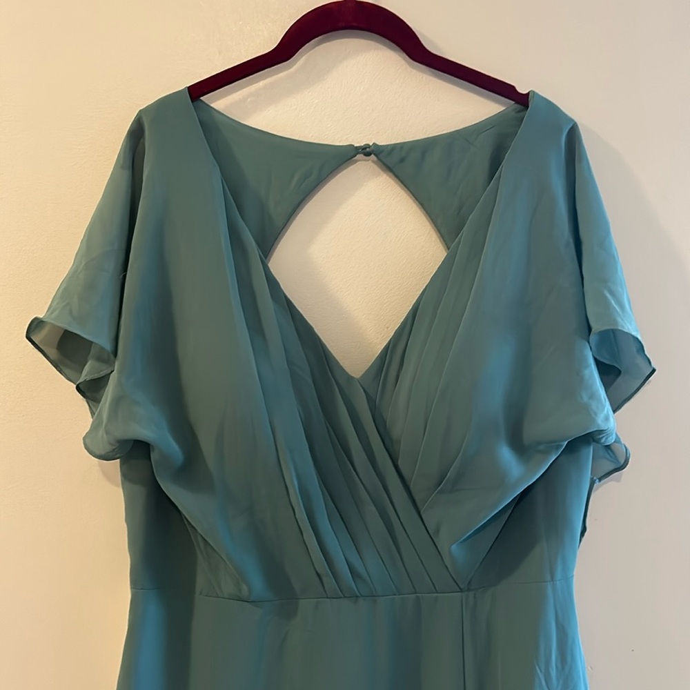 NWT, Azazie Rylee mother of bride floor length gown in Eucalyptus in size 14